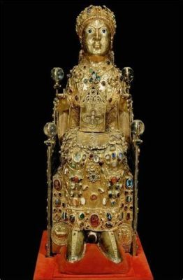  Reliquary of Saint Foy! An Exquisite Tapestry of Faith and Craftsmanship